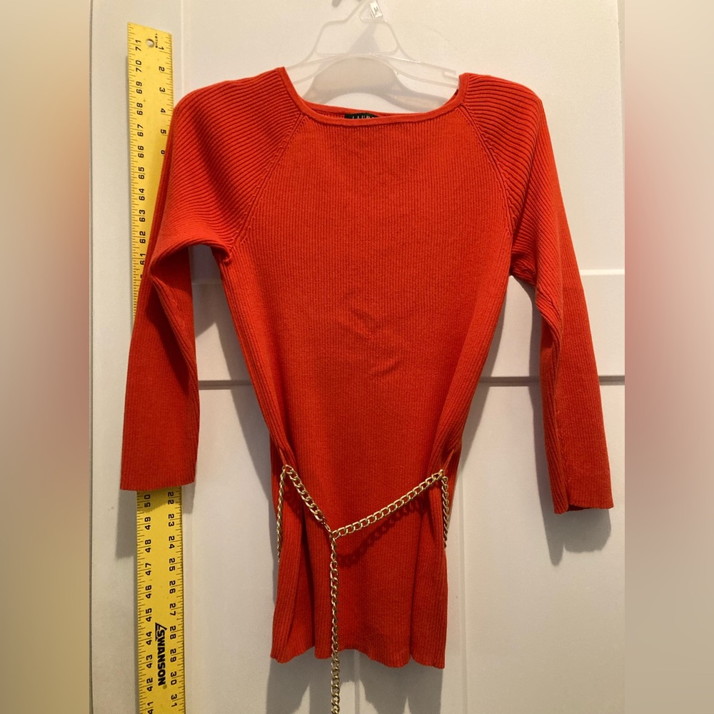 LAUREN by Ralph Lauren Boatneck 3/4 Sleeves Orange Knit Top
100% Cotton
Size S.